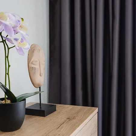 Apartment Sunny With Pool, 200m From The Sea