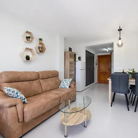 Sunny With Pool, 200m From The Sea