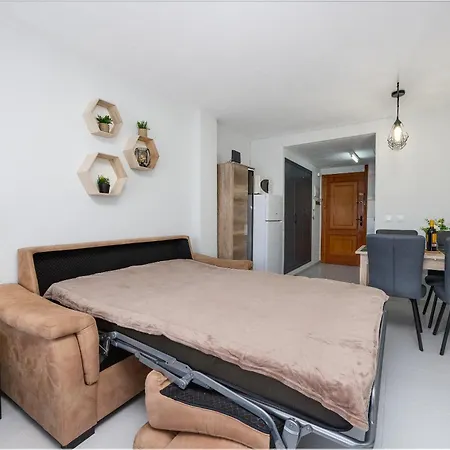 Sunny With Pool, 200m From The Sea Apartment *