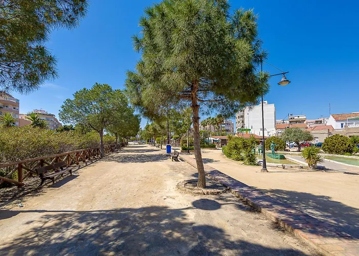 Sunny With Pool, 200m From The Sea Daire