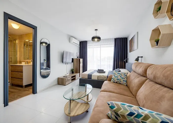 Daire Sunny With Pool, 200m From The Sea Torrevieja