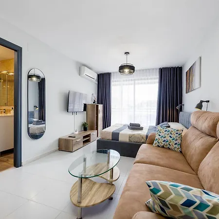 Apartment Sunny With Pool, 200m From The Sea Torrevieja